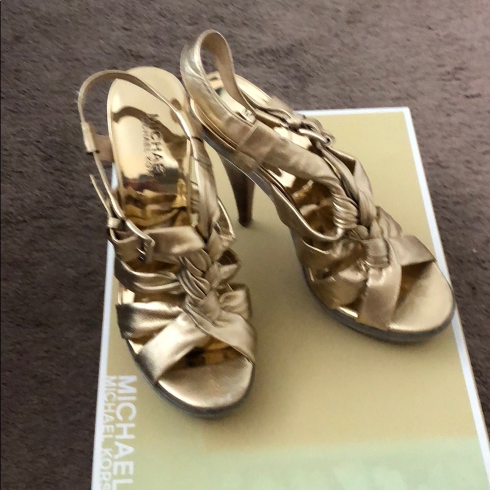 Like new! Gold leather Michael Kors sandals